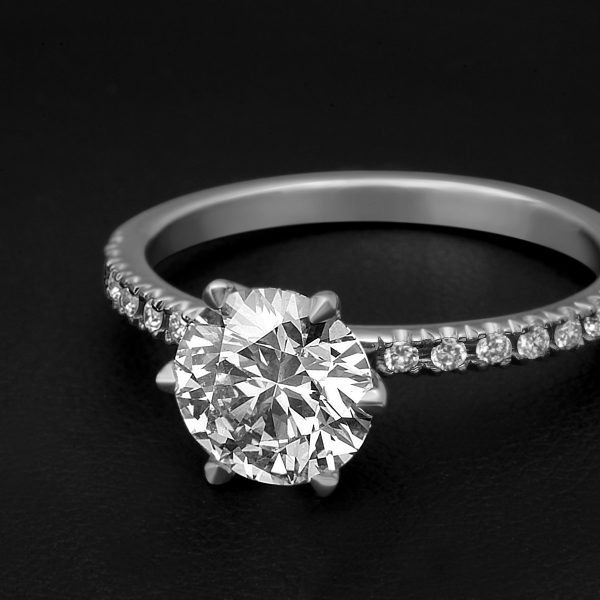 Round Centerpiece luxury Ring